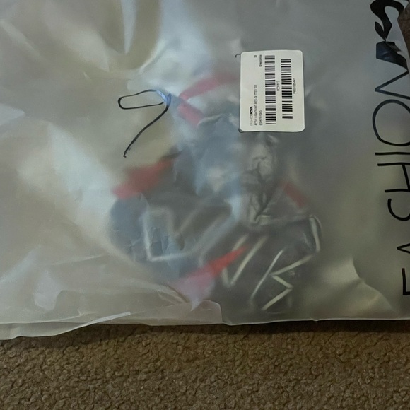 ACDC Lightning Red Glitter Tee -
Grey/combo
2X - Picture 3 of 3